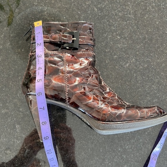 Stuart Weitzman Croc Embossed Patent Leather Boots Size 9.5 - Picture 9 of 10